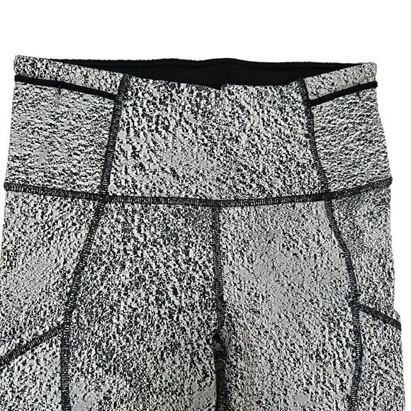 Lululemon high waisted reflective Crop pocket Leggings Splatter Black white 4 - Picture 6 of 10